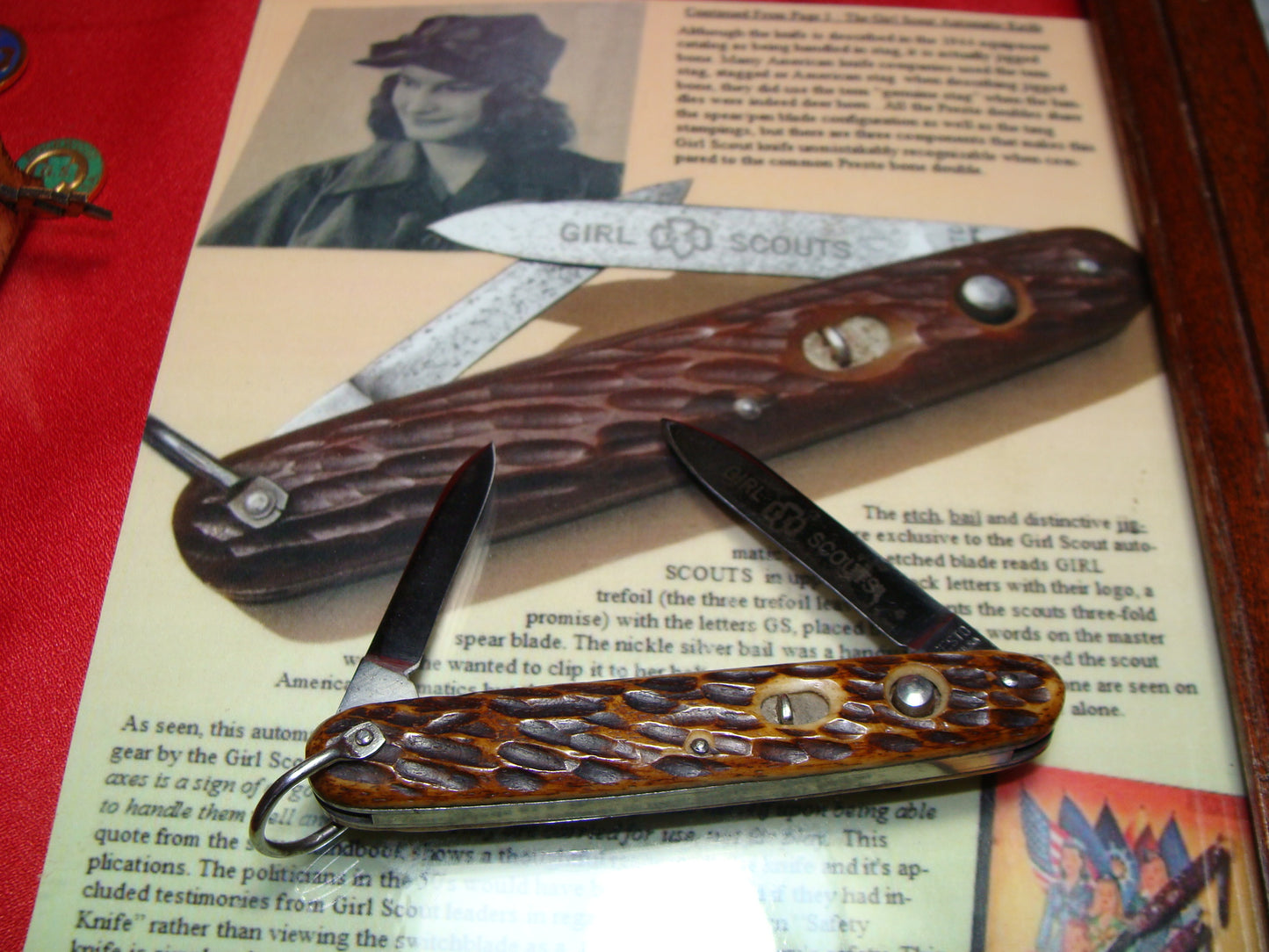 PRESTO GEO. SCHRADE CUT. BRIDGEPORT CONN. 1929-56 DOUBLE BLADE GIRL SCOUT WITH BAIL SET ETCHED VINTAGE AMERICAN AUTOMATIC KNIFE BROWN BONE HANDLES