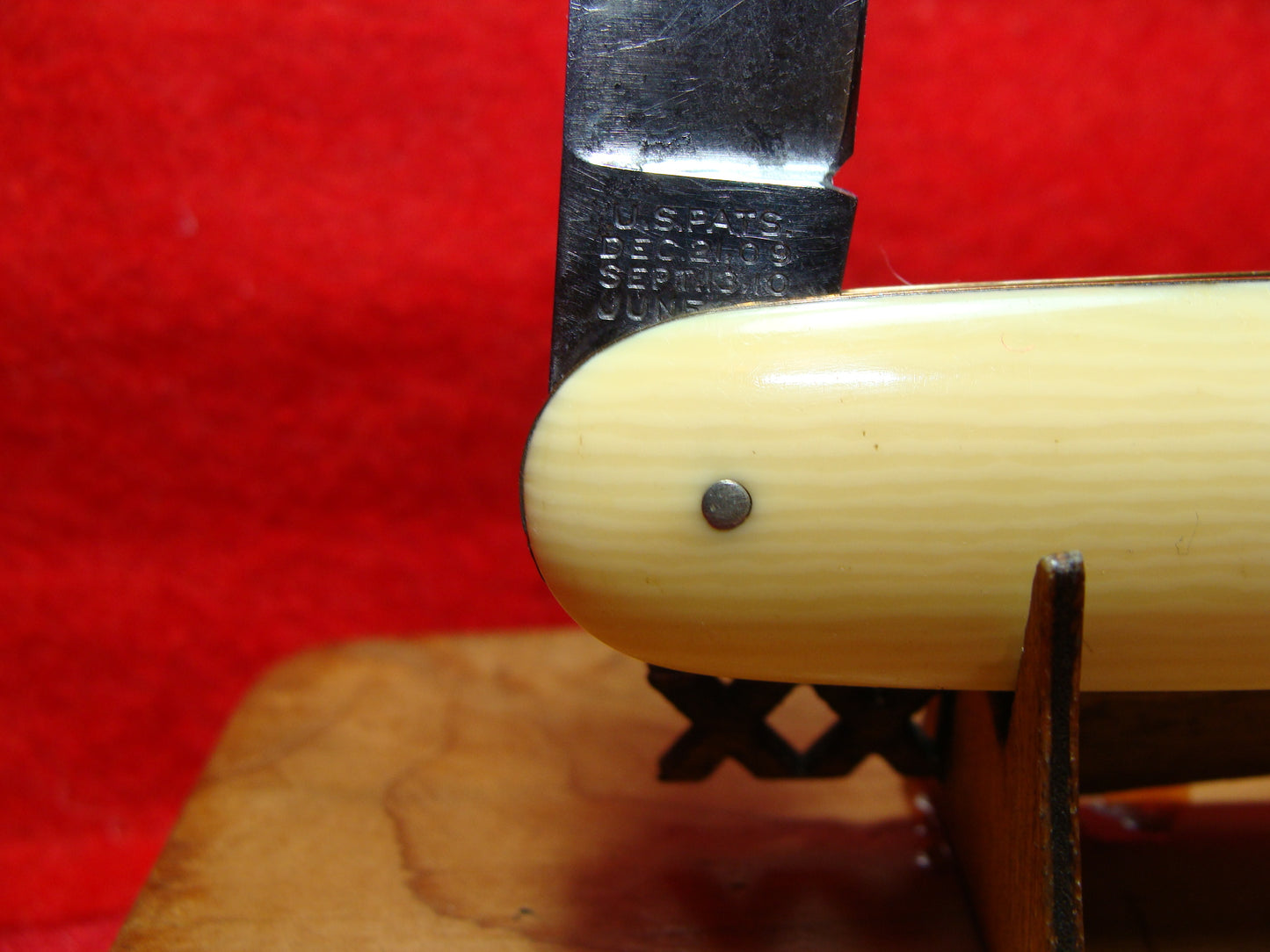 SCHRADE CUT CO. WALDEN NY. 1916-46 SINGLE BLADE 3 3/4" VINTAGE AMERICAN AUTOMATIC KNIFE IMITATION IVORY COMPOSITION HANDLES