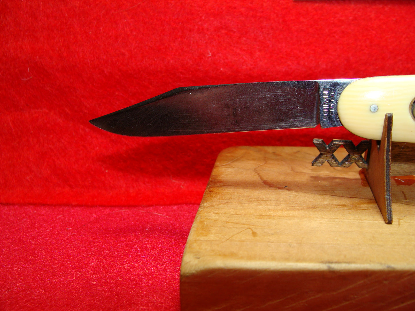 SCHRADE CUT CO. WALDEN NY. 1916-46 SINGLE BLADE 3 3/4" VINTAGE AMERICAN AUTOMATIC KNIFE IMITATION IVORY COMPOSITION HANDLES