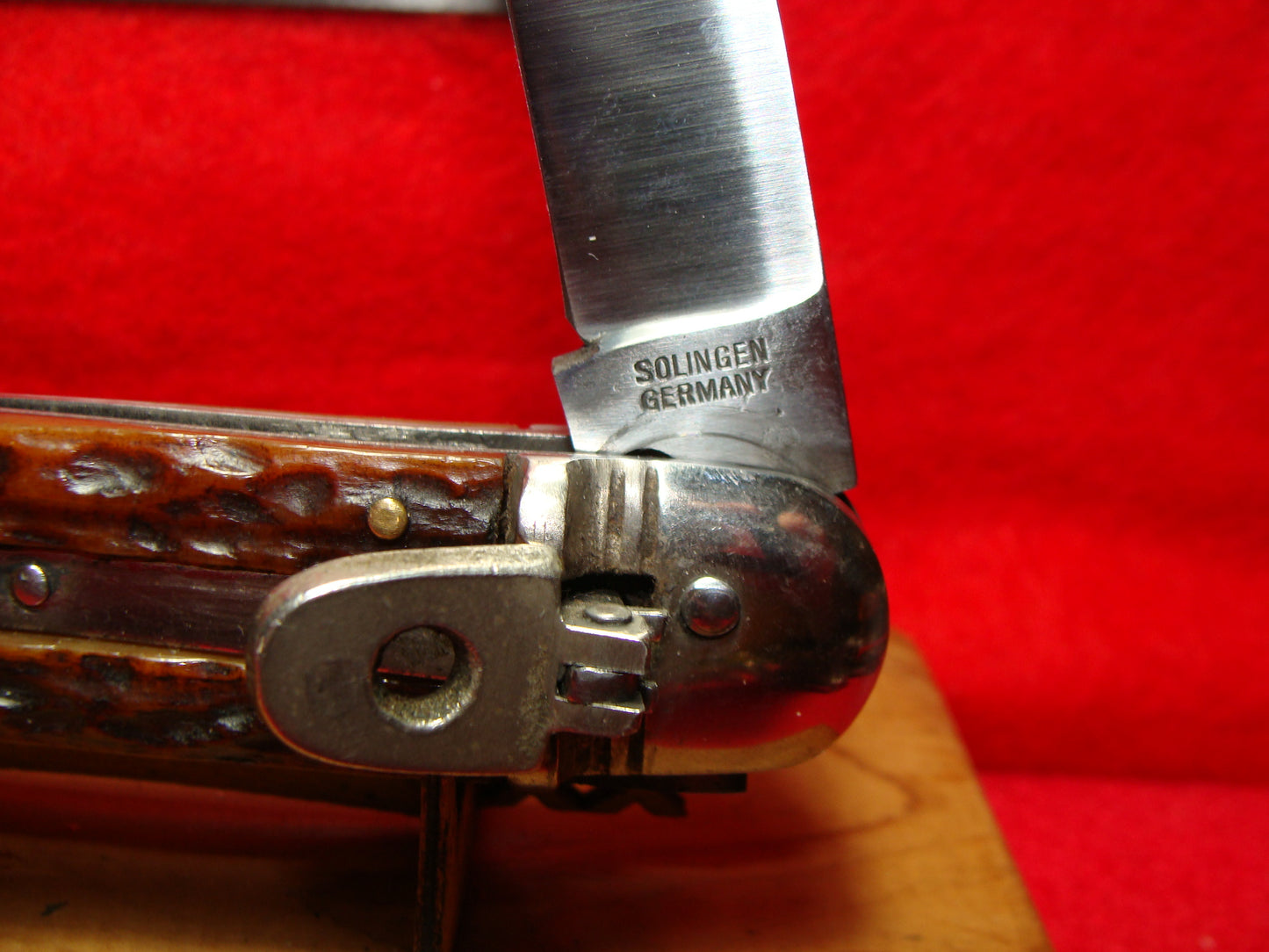 R.J. RICHTER SOLINGEN GERMANY 1950-58 LEVER AUTOMATIC 11 CM GERMAN AUTOMATIC KNIFE BROWN JIGGED BONE HANDLES