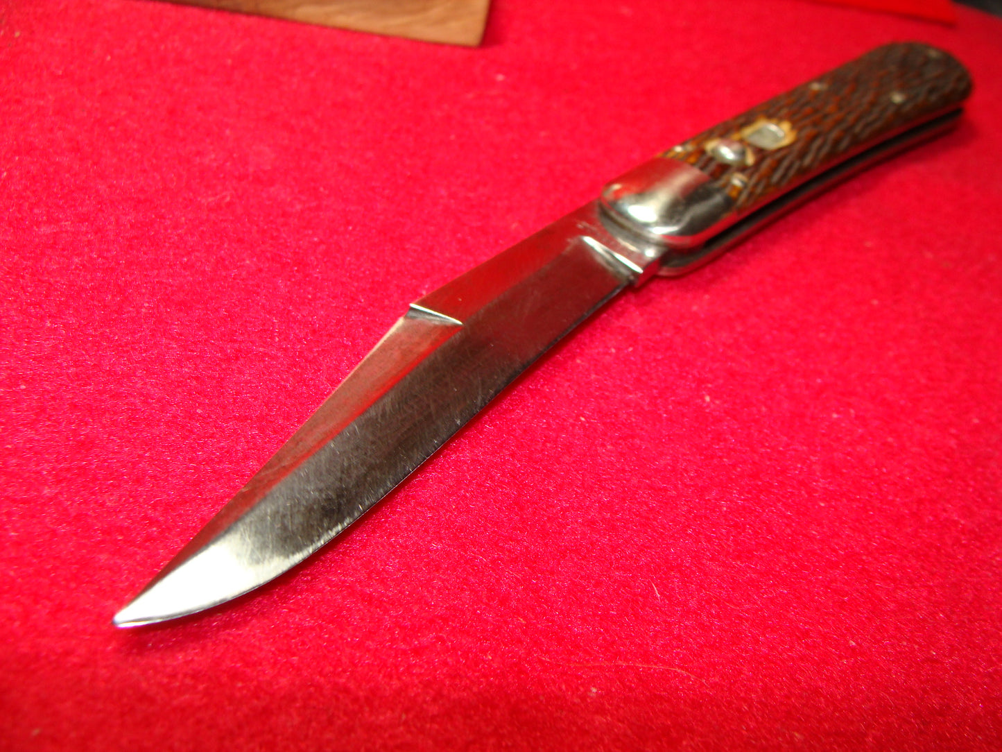 SCHRADE CUT CO. WALDEN NY 1916-46 HUNTING KNIFE SABRE BLADE VINTAGE AMERICAN AUTOMATIC KNIFE BROWN PEACH SEED JIGGED BONE HANDLES