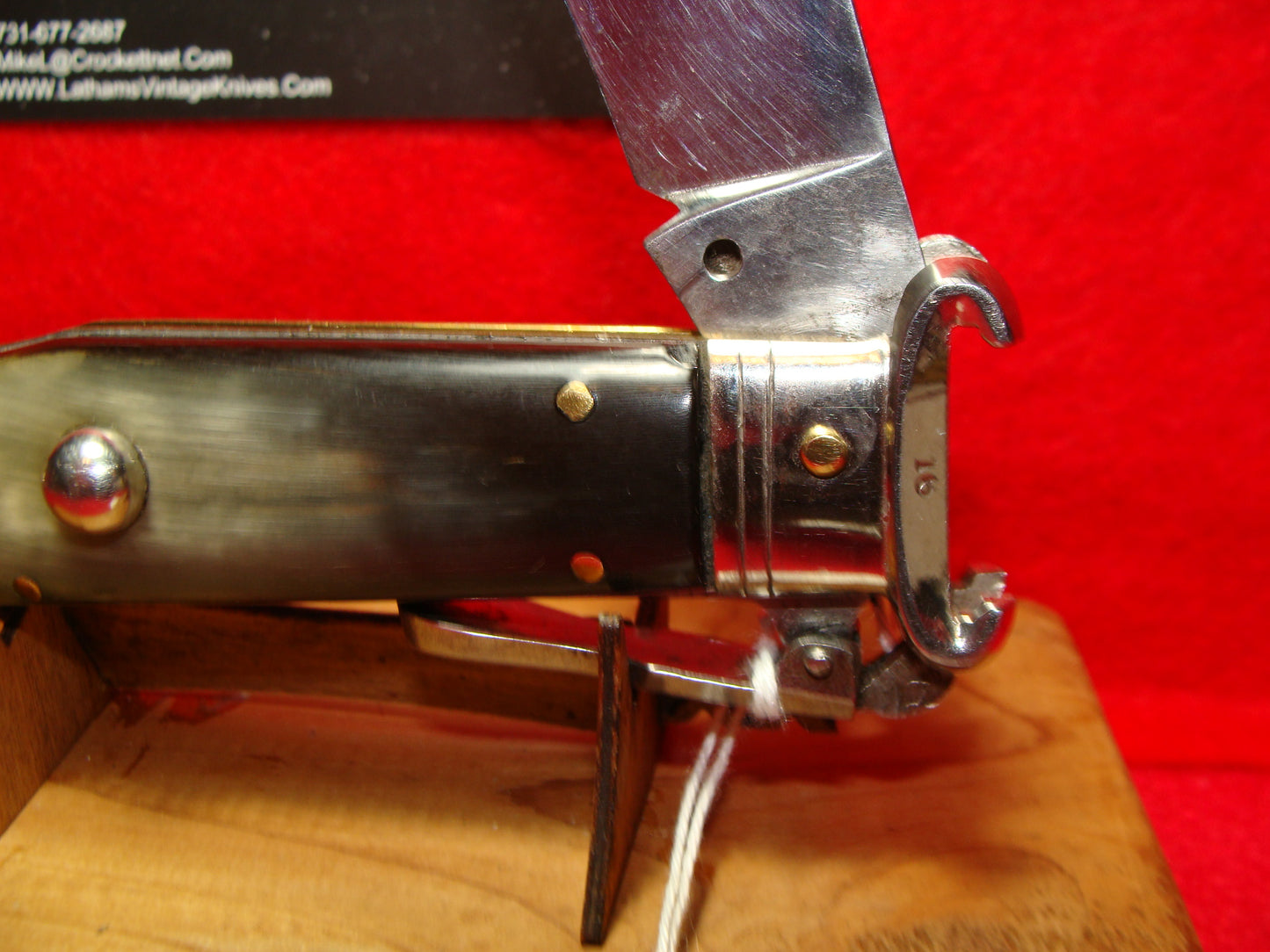 UNSTAMPED "STERILE"  ITALY 1945-48 HUNTER FULCRUM RELEASE SHELL PULLER ITALIAN AUTOMATIC KNIFE BUFFALO HORN HANDLES